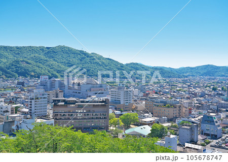 【津山城跡(鶴山公園)からの風景】 岡山県津山市山下 【津山城跡(鶴山公園)からの風景】 岡山県津山市山下 105678747