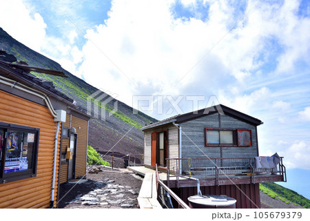 富士登山吉田ルート七合目風景 富士登山 吉田ルート 富士登山吉田ルート七合目風景 富士登山 吉田ルート 105679379