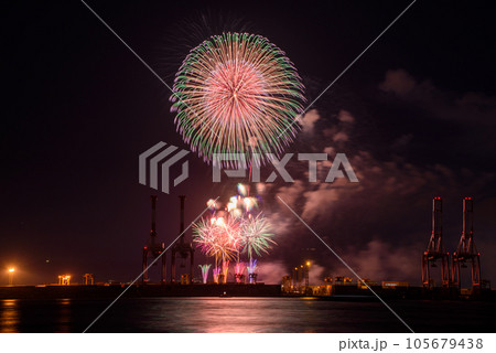 夏の終わりの夜空を彩る舞洲超花火 夏の終わりの夜空を彩る舞洲超花火 105679438