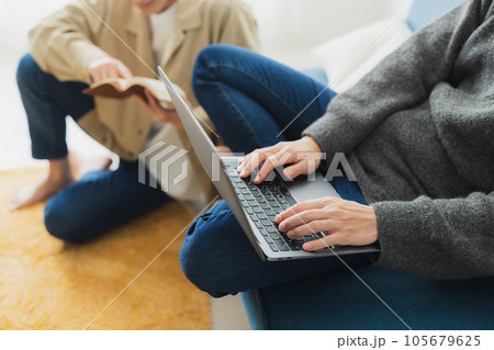 男性　ルームメイト 105679625
