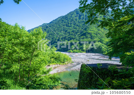 湯吹きの滝上 湯檜曽川 真夏の風景 みなかみ町   湯吹きの滝上 湯檜曽川 真夏の風景 みなかみ町   105680550