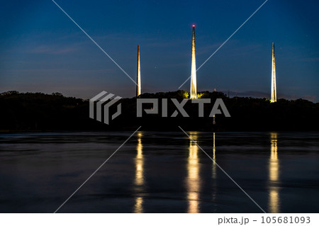 針尾送信所　針尾瀬戸　電波塔　ライトアップ　【長崎県佐世保市】 105681093