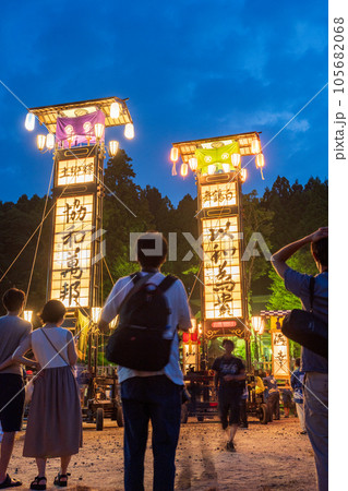 日本三大火祭りの「能登島向田の火祭」のキリコ(奉燈)|石川県七尾市能登島 日本三大火祭りの「能登島向田の火祭」のキリコ(奉燈)|石川県七尾市能登島 105682068