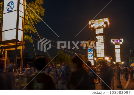 日本三大火祭りの「能登島向田の火祭」のキリコ（奉燈）｜石川県七尾市能登島 105682097