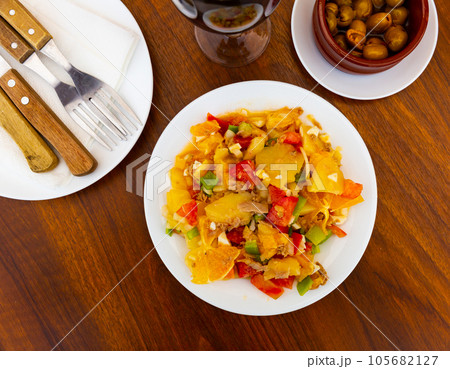 Malaga salad - Andalusian dish in Spain Malaga salad - Andalusian dish in Spain 105682127