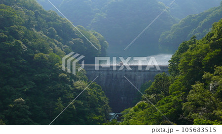 ダム 堰堤 発電ダム 105683515