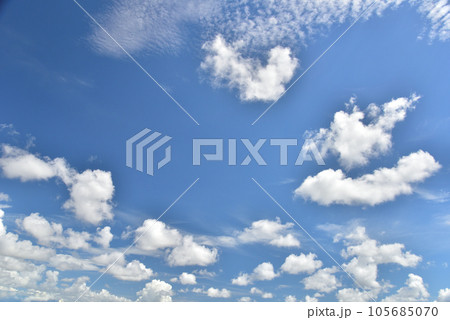 空　青空　背景素材　 105685070