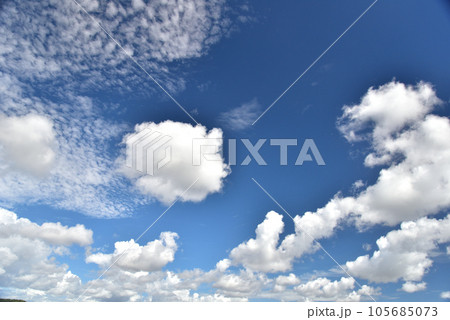 空　青空　背景素材　 105685073