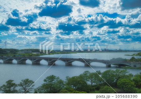 水の館から見下ろした手賀沼 105688390