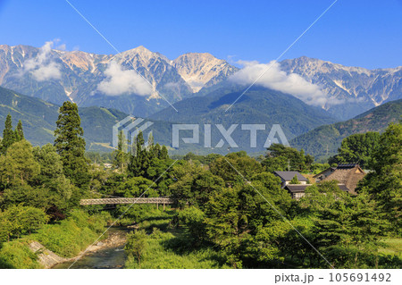 真夏の早朝大出公園と白馬三山 真夏の早朝大出公園と白馬三山 105691492