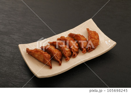 揚げ餃子 105698245