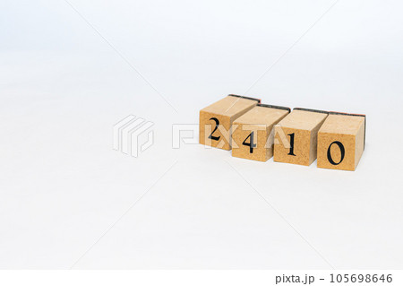 木のブロック 数字 2410 木のブロック 数字 2410 105698646