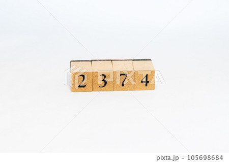 木のブロック 数字 2374 木のブロック 数字 2374 105698684