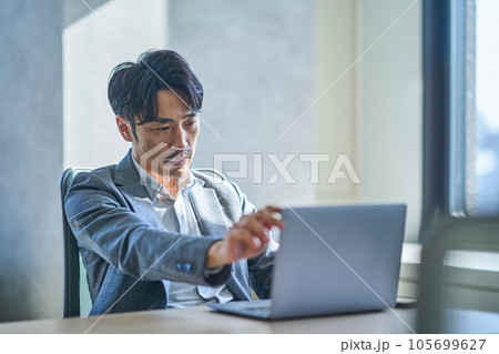 男性 ビジネス 男性 ビジネス 105699627