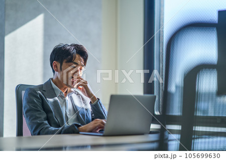 男性　ビジネス 105699630