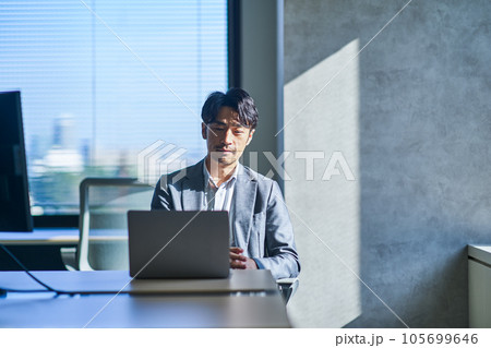 男性 ビジネス 男性 ビジネス 105699646