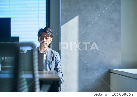 男性 ビジネス 男性 ビジネス 105699658