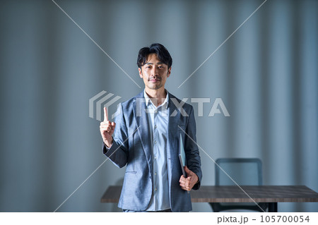 男性　ビジネス 105700054
