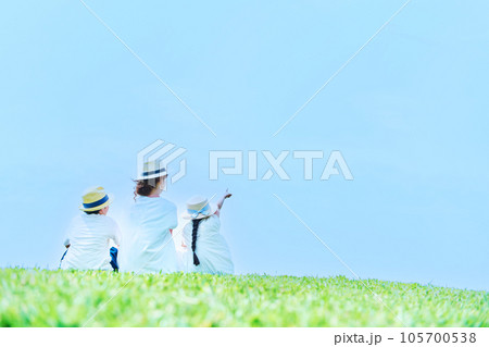 草原　人物　ファミリー 105700538