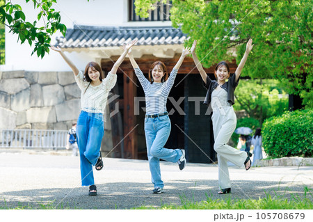 女子旅  大阪城の観光 105708679