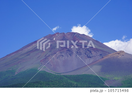 静岡県裾野市から望む夏の富士山 静岡県裾野市から望む夏の富士山 105715498