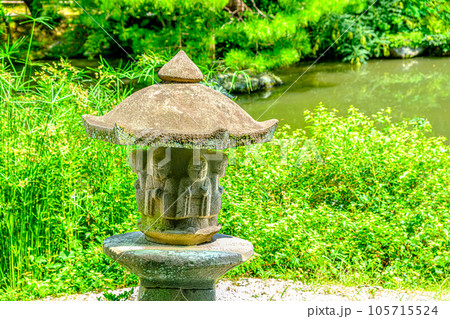 京都、白沙村荘の石灯籠 105715524