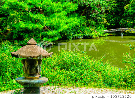 京都、白沙村荘の石灯籠 京都、白沙村荘の石灯籠 105715526