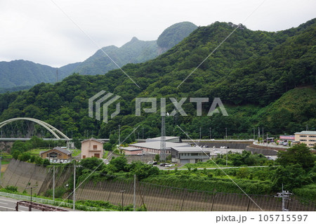 群馬県吾妻郡長野原町の吾妻線長野原草津口駅周辺の風景 105715597