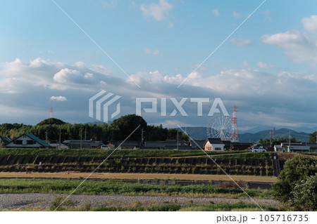 河川敷付近の風景 105716735
