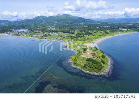 北海道 アルトリ岬を空撮 105717543