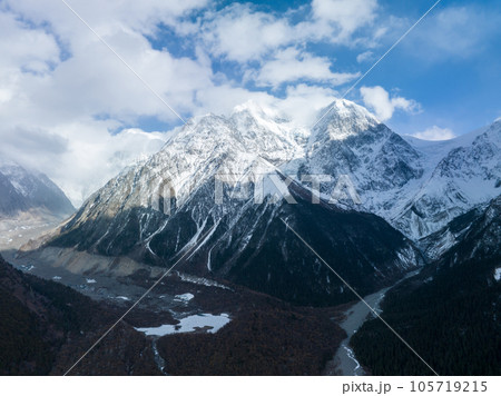 Aerial view of beautiful high altitude snow mountains  in Tibet,China 105719215