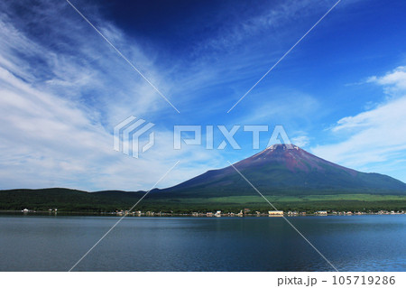 Mt. Fuji in early summer in June 03 - Stock Photo [105719286] - PIXTA