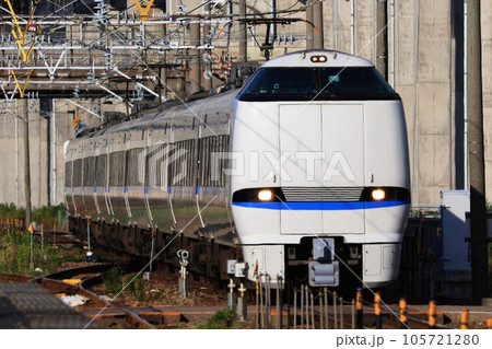 【JR西日本】683系「サンダーバード」（北陸本線：松任駅） 105721280