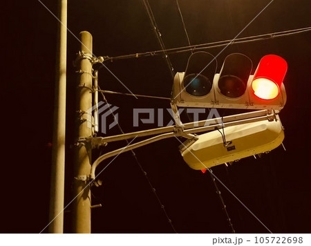 夜空と信号機 夜空と信号機の写真素材 [105722698] - PIXTA