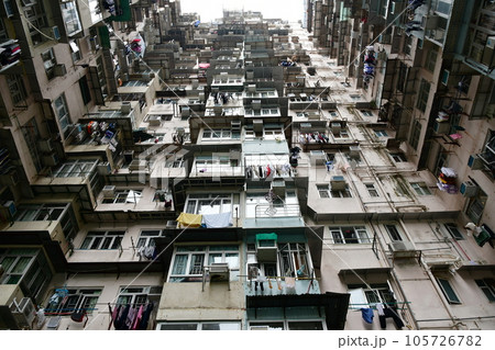 香港、香港らしい高層住宅、鰂魚涌(クオーリーベイ) 香港、香港らしい高層住宅、鰂魚涌(クオーリーベイ) 105726782