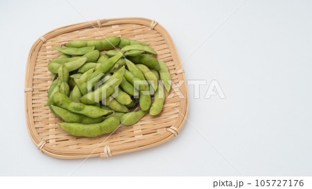 生の枝豆(茹でていない) 生の枝豆(茹でていない) 105727176