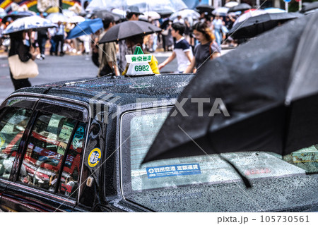 日本の東京都市景観 ゲリラ雷雨…太陽があるのに雨の不思議…渋谷はマ無し、感染爆発はない=8月9日 日本の東京都市景観 ゲリラ雷雨…太陽があるのに雨の不思議…渋谷はマ無し、感染爆発はない=8月9日 105730561