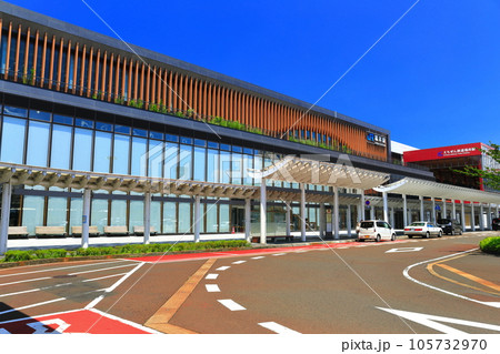 【福井県】快晴のJR福井駅東口(北陸新幹線) 【福井県】快晴のJR福井駅東口(北陸新幹線) 105732970