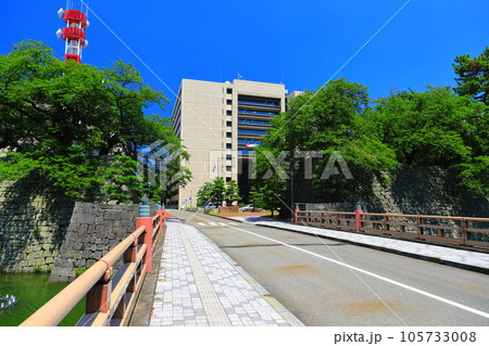 【福井県】快晴の福井県庁舎 【福井県】快晴の福井県庁舎 105733008