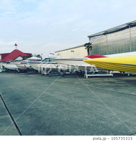 船が並ぶ風景 船が並ぶ風景 105735315