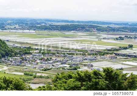 地方の田園風景 105738072