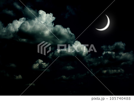 The moon in the night skyのイラスト素材 [105740488] - PIXTA
