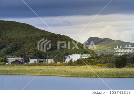 北海道礼文島・久種湖の水辺に広がる水草 / Lake Kushu, Japan 北海道礼文島・久種湖の水辺に広がる水草 / Lake Kushu, Japan 105743818