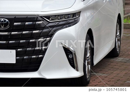 自動車イメージ トヨタ4代目アルファードのフロントマスク 自動車イメージ トヨタ4代目アルファードのフロントマスク 105745801