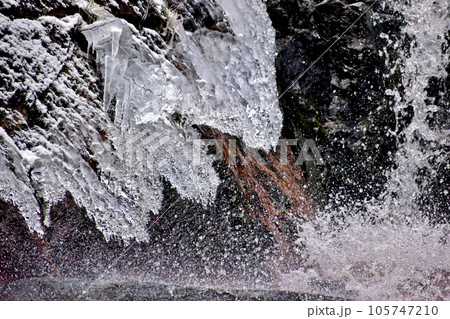 妹背の滝　広島　滝　氷瀑　 105747210