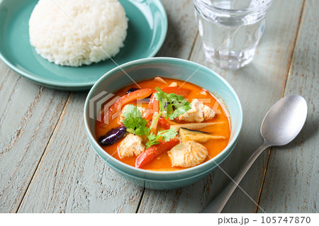 レッドカレー 105747870