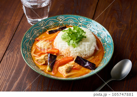 レッドカレー 105747881