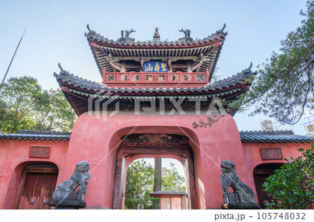 崇福寺 第一峰門（国宝） 105748032
