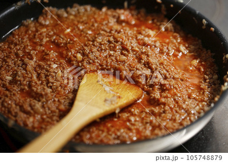 ミートソースを作る 105748879