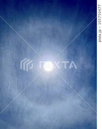 雲と太陽が彩る幸せのリング 105750477